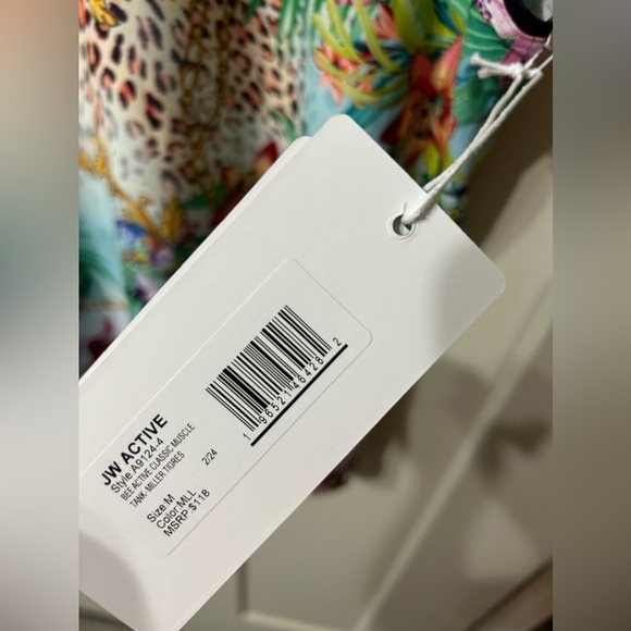 NWT Johnny Was Bee Active Muscle Tank in Miller Tigre Scarf Print - Picture 5 of 5